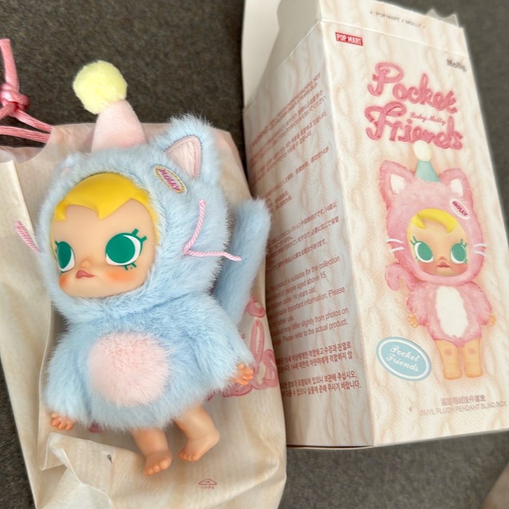 Pop mart baby Molly pocket friend - Feeling blue
